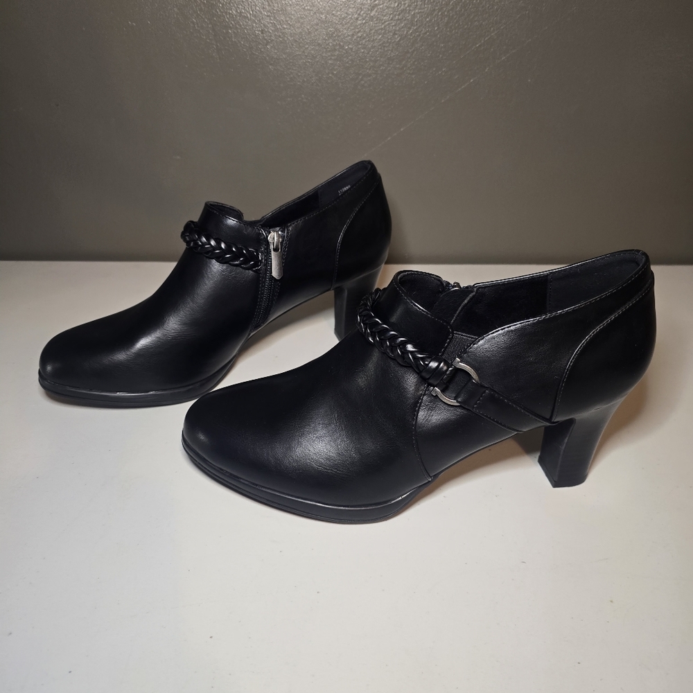 Lauren Blakwell Elyssa Black Heeled Zipper Booties Boots Size 11 112880